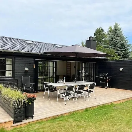 Experience The Charming Near Ruslands Bakker Dronningmølle